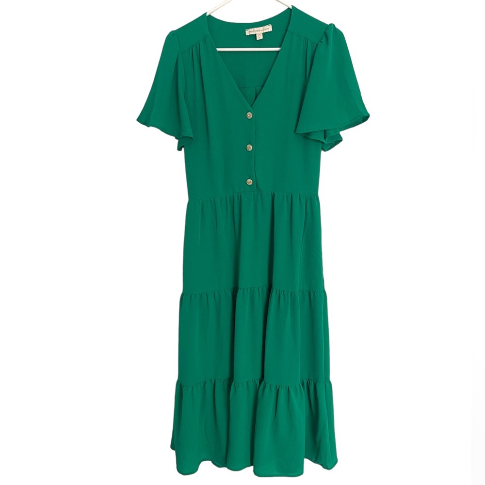 DONATING 03-15 green v neck button front midi short sleeve‎ flowy tiered dress